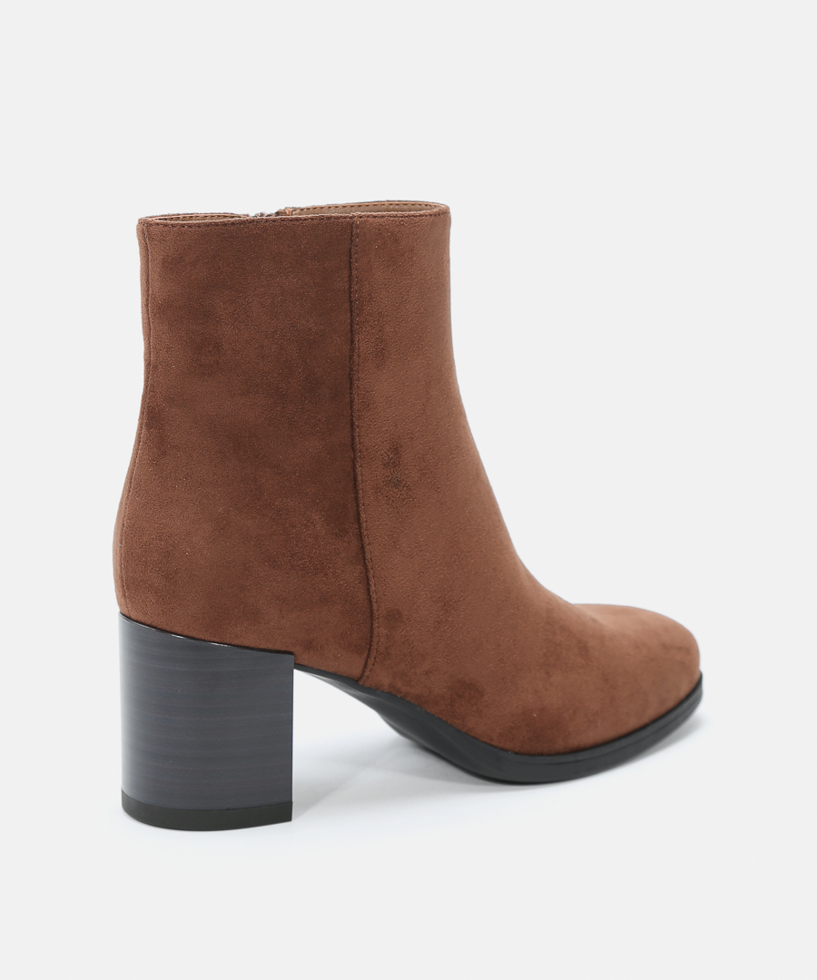 Botines tac&oacute;n liso image number null